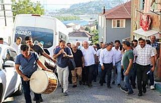 Dilovası’nda davullu zurnalı zam sevinci