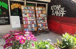 Diyarbakır’da ’askıda kitap’ projesi devam...