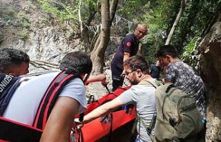 Doğa yürüyüşünde ayağı kırıldı, 1 kilometre...
