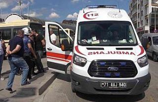 Dolmuştaki kadının koluna yorgun mermi isabet etti