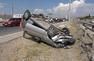 Düğüne giderken kaza yaptılar: Aynı aileden 3...