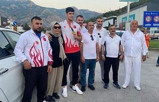 Dünya şampiyonu Osman Furkan Karakaya, Amasya’da...