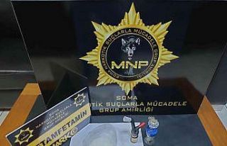 Durdurulan araçta uyuşturucuyla yakalanan şahıs...