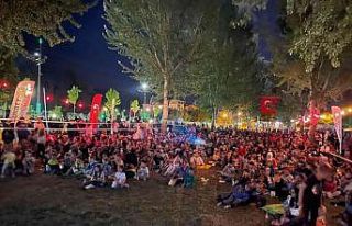 Dursunbey’de açık hava sineması ilgi gördü