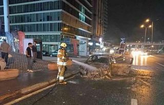 E-5’te alev alev yanan otomobil hurda yığınına...