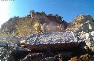 Eğirdir Gölü’nde su çekilince, tarihi mezar...