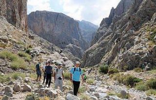 Eğitimciler Demirkazık eteklerinde sağlıklı yaşam...