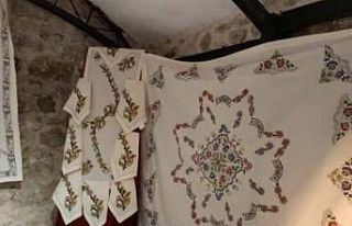 Elazığ’da kadınların el emekleri görücüye...