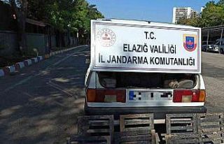 Elazığ’da rögar kapağı çalan şüpheliler...