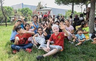 Engelli çocuklar, hayvanlarla buluştu