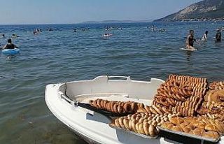Erdek’te yüzen pastane