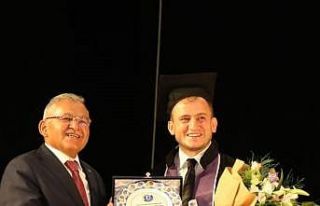 ERÜ Diş Hekimliği Fakültesi’nde mezuniyet heyecanı