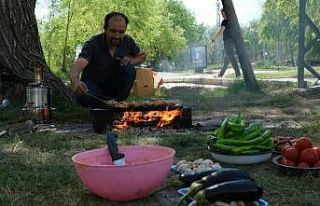 Erzincan’da sıcaktan bunalan vatandaşlar Ekşisu’ya...