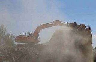 Eski Polis lojmanlarının yıkımına başlandı