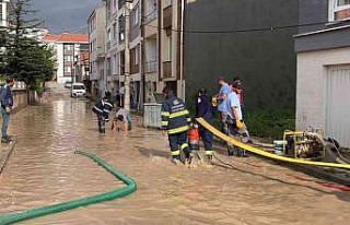 Eskişehir’de etkili olan şiddetli sağanak yağış
