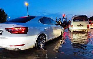 Eskişehir’de sağanak yağış ve dolu hayatı...