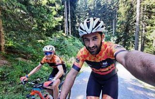 Eskişehirli millî bisikletçiler Belçika’da Türkiye’yi...