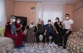 Evde bakım hizmeti vatandaşların yüzünü güldürüyor