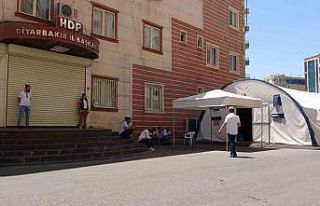 Evlat nöbetindeki babadan HDP’nin Diyarbakır mitingine...