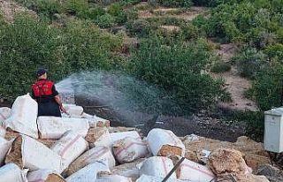 Felçli adamın 10 ton samanı kül oldu