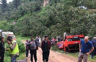 Fındık işçilerini taşıyan kamyon şarampole...