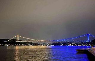 FSM Köprüsü Ukrayna bayrağının renkleriyle ışıklandırıldı