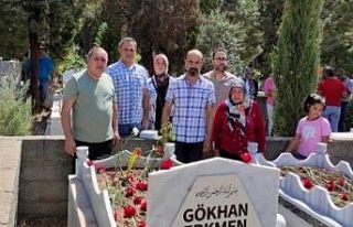 Gazeteci Gökhan Erkmen, mezarı başında anıldı