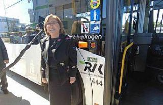 Gaziantep Türkiye’de hidrojen yakıtlı otobüs...