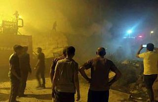 Gece yarısı çıkan yangın mahalleyi ayağa kaldırdı