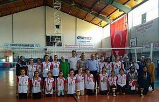 Gediz’de voleybol turnuvası