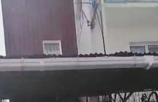 Gelinle damat düğüne at üstünde şehir turu atarak...