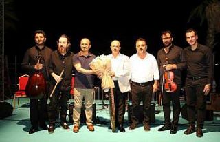 Göksel Baktagir, Darıca’da müziğe doyurdu