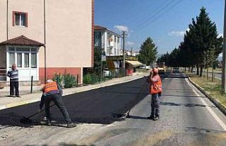 Gölcük’te asfalt çalışmaları devam ediyor
