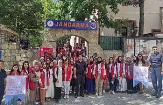 Gönüllü gençler jandarmayla bir araya geldi