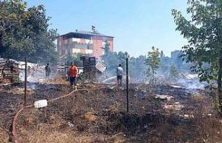 Gönüllü itfaiyecilerin erken müdahalesi yangının...