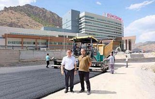 Gümüşhane Devlet Hastanesi’nin yolu asfaltlanıyor