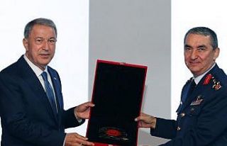 Hava Kuvvetleri Komutanlığında devir teslim töreni