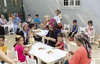 Hem çocuklar hem de anneleri eğitim alıyor