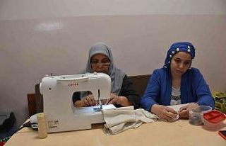 Hem meslek öğreniyorlar hem de para kazanıyorlar