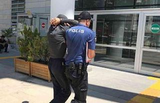 Hırsızlık için girdikleri iş yerinde suçüstü...