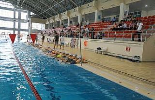 İpekyolu Belediyesinden çocuklar için yüzme kursu