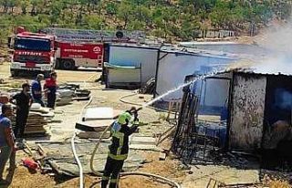 İşçilerin kaldığı konteynerde çıkan yangında...