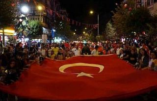 Isparta’da Zafer Bayramı çoşkusu fener alayıyla...