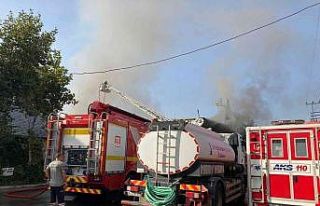 İzmir’de plastik fabrikasında yangın