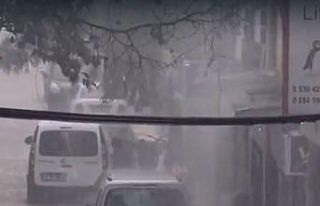 İzmir’de yağmur hayatı felç etti