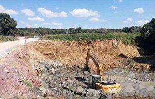 İzmit Yenice köyünde menfez yapılıyor