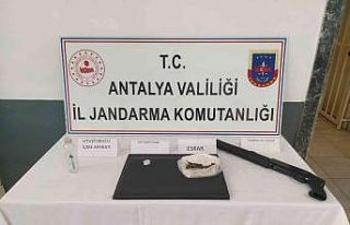 Jandarma şüphe üzerine durdurdu, uyuşturucu madde...
