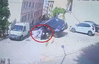 Kadının gücü...Park halindeyken hareket eden VIP...