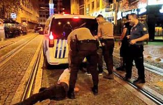 Kafede taşkınlık çıkaran alkollü şahıslar...