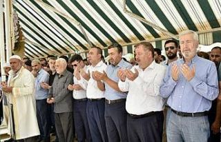 Kalp krizi geçiren akademisyen son yolculuğuna uğurlandı